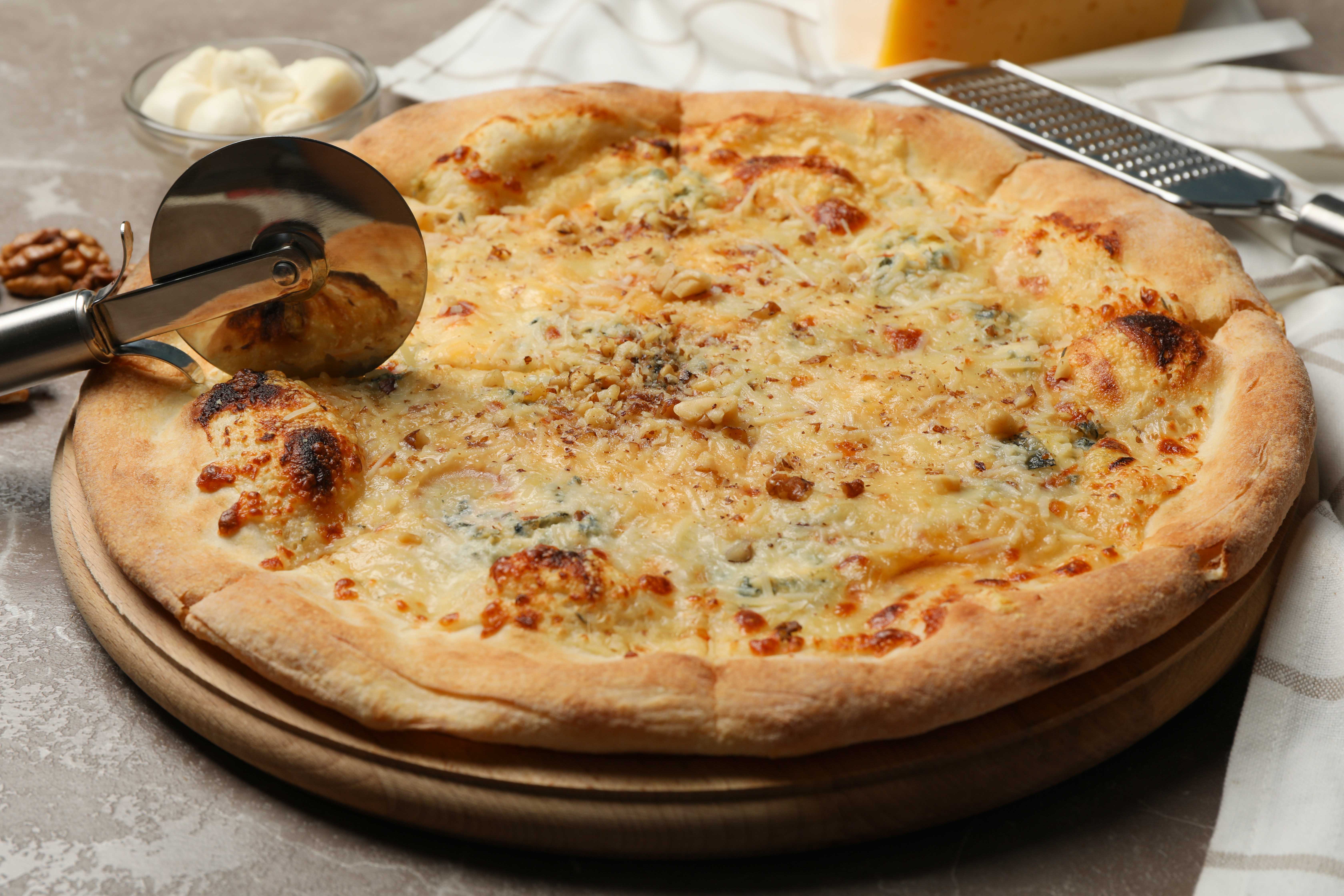 Phô mai scamorza rất được ưa chuộng khi làm pizza